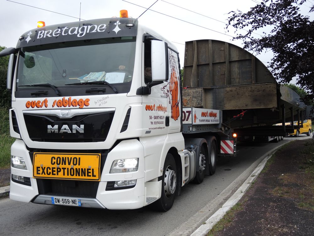 Transport d’une vanne du barrage d’Arzal